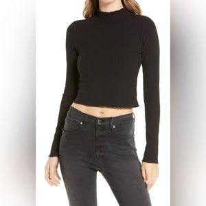 Mock Neck Rib Top
GOOD AMERICAN
Nwt size 0